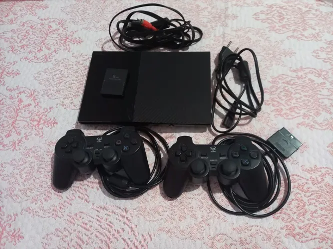 Playstation 2 slim (PS2) + 2 Controles + Memory card 8Mb