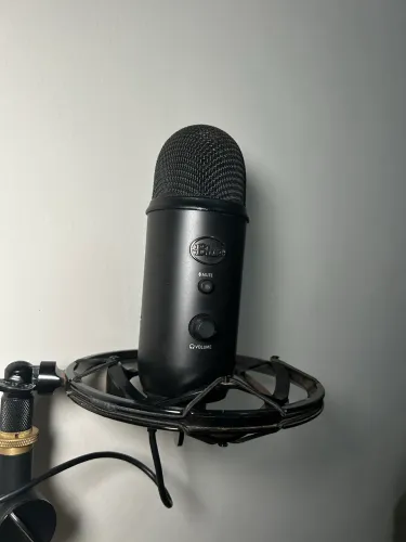 Microfone Blue Yeti Yeticaster