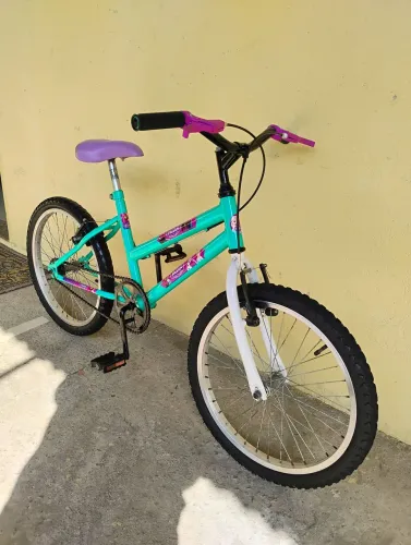 Bike aro 20 infantil feminina Usada