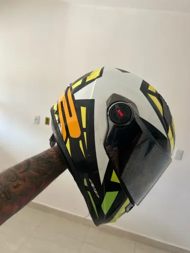 Capacete ls2 estrelar