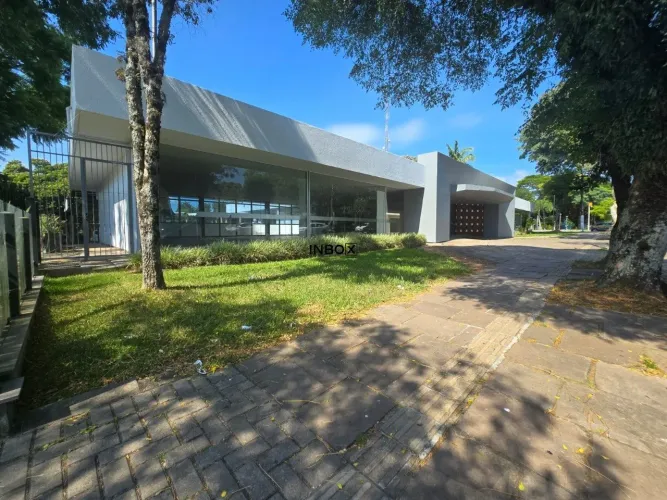 SALA COMERCIAL COM 780M² E AMPLA ÁREA DE ESTACIONAMENTO PRIVATIVO LOCALIZADA NA VIA GASTRO