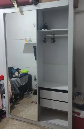 Guarda roupas duas portas com espelho - dois lados iguais 