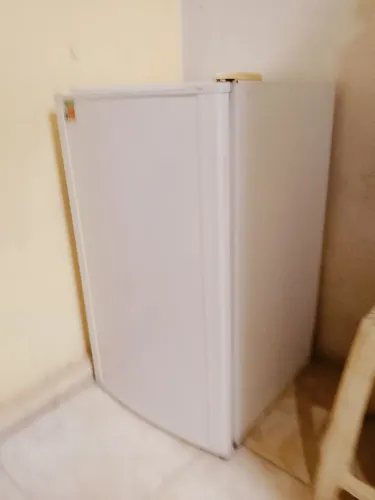 Vendo frigobar Eletrolux bom uso, funcionando bem