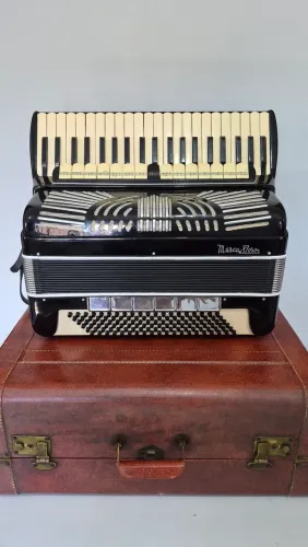 Acordeon/Gaita Marca D'ouro 120 baixos 4 voz