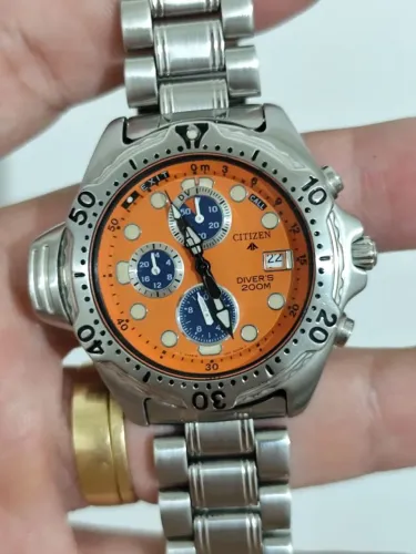 Citizen 3740 laranja ?