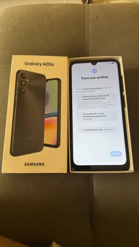 Vendo Celulares seminovos.