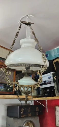 Lustre em bronze antigo