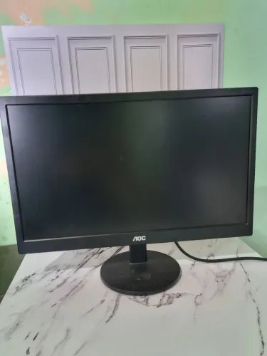 Monitor AOC 20 polegadas em perfeito estado