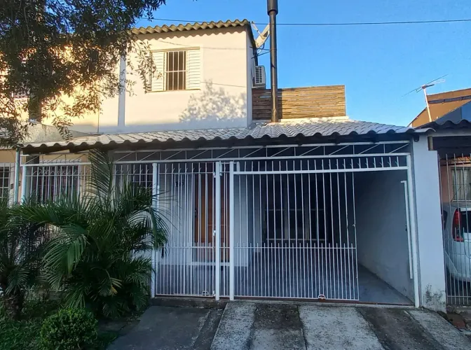 ? Sobrado à Venda - Residencial 15 de Julho