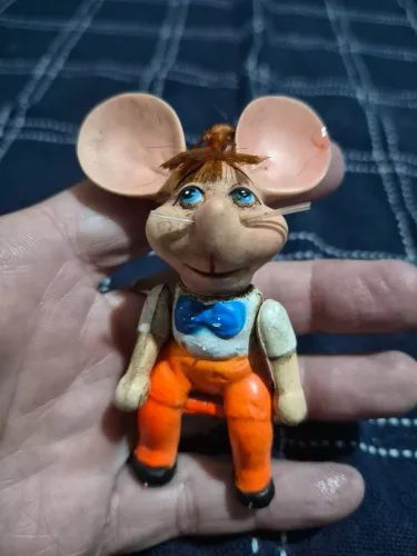 Boneco TopoGigio antigo possui numeração