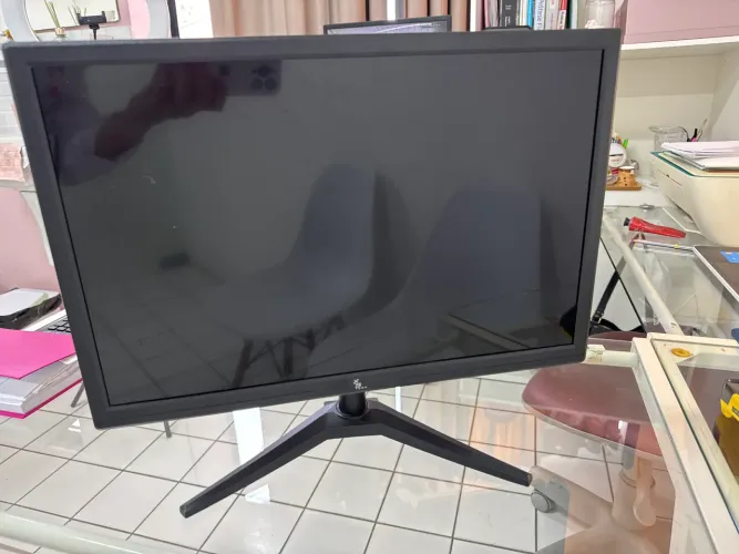 Monitor novo queimou