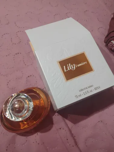 Vendo perfume Lily lumire