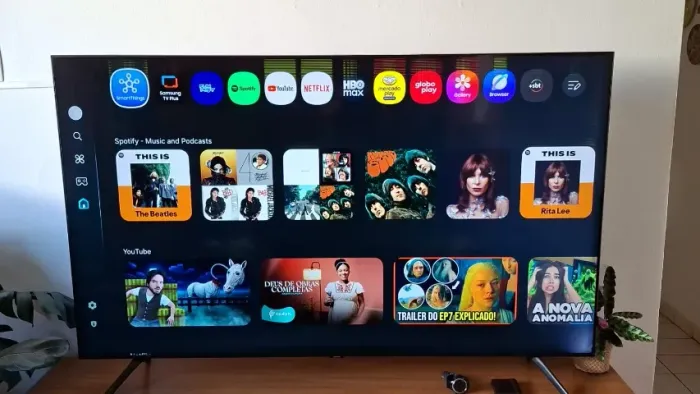 TV Samsung 70" Crystal 4k UHD - Com defeito na tela