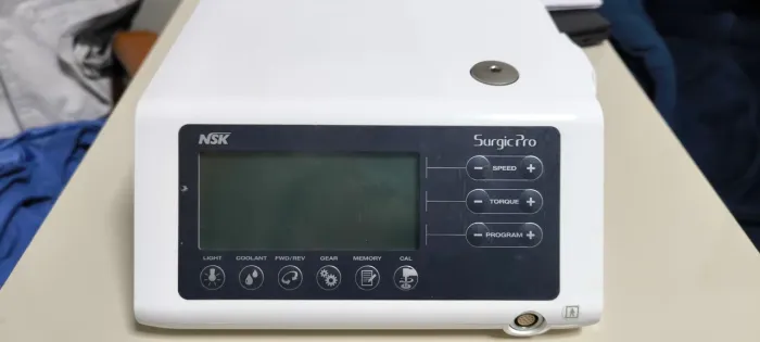 Motor de implante NSK Surgicpro com contra ângulo