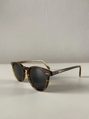 Óculos Oliver Peoples