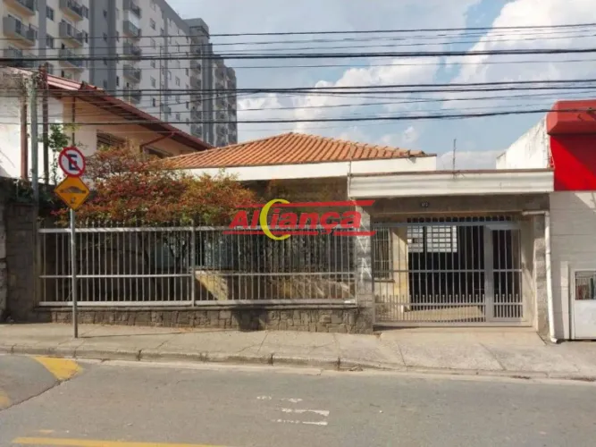 CASA TÉRREA COM EDÍCULA PERTO DO LOPES SUPERMERCADSO, SHOPPING, NA VILA AUGUSTA EM GUARULH