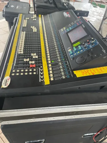 Mesa digital Ls9 Yamara 32 com case