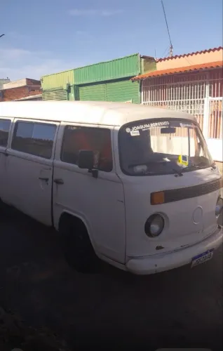 Volkswagen Kombi Escolar 1.6 MPI 2002