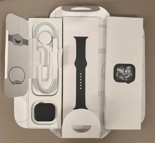 Apple Watch Series 11 GPS 42mm - Alumínio - Excelente estado