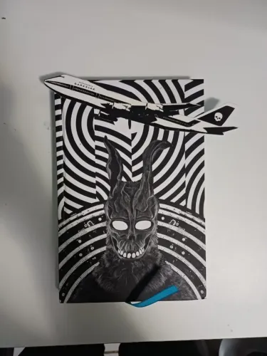 Livro Donnie Darko (Capa Dura / DarkSide) com Marca Páginas