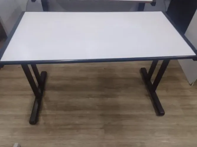 MESA ESCRTORIO BASE FERRO