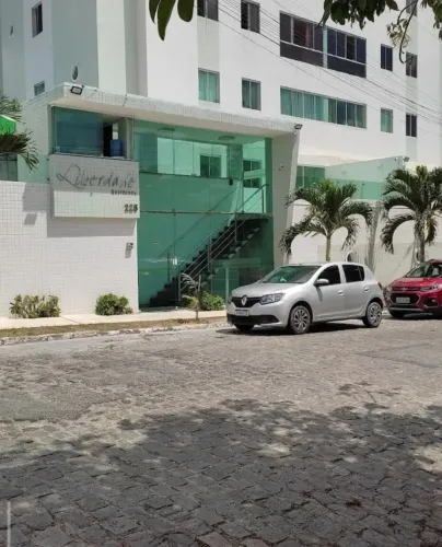 ALUGO QUARTO! Localização privilegiada.