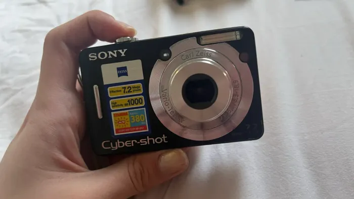 câmera digital sony cyber-shot de 7.2 megapixels na cor preta (com fotos de exemplo)