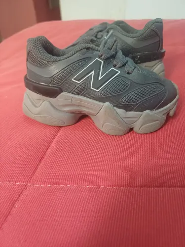 Tênis new balance e Nike os 2 original