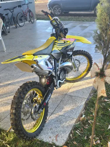 Suzuki RM 250 2T mais bela do Brasil 