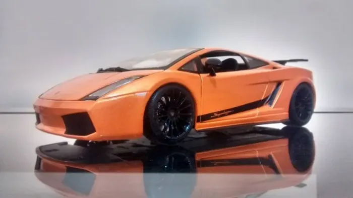 Miniatura Lamborghini Gallardo Superleggera  1/18 Maisto