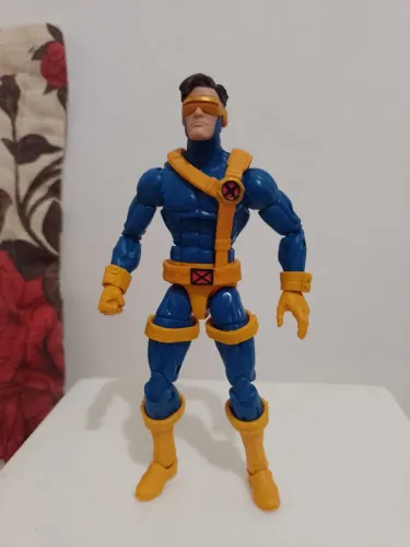 Ciclope e Wolverine Marvel legends.