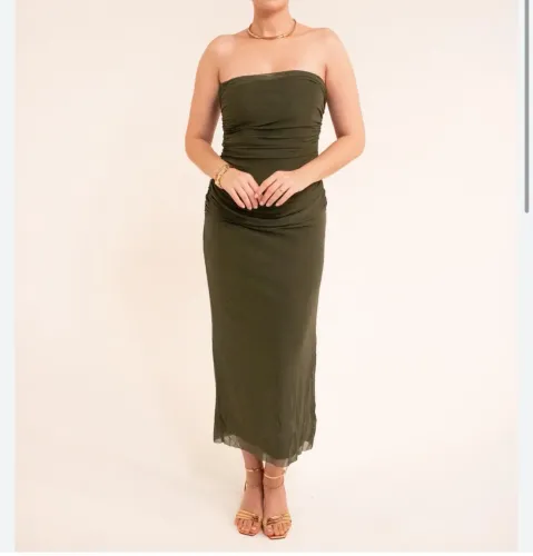 Vestido com Tule - marca mais um (novo está 600,00)