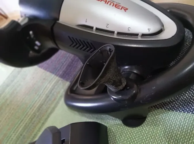 Joystick volante e acelerador