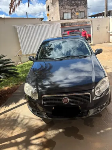Fiat Siena HLX 1.8 MPI Flex 8V 4P 2010