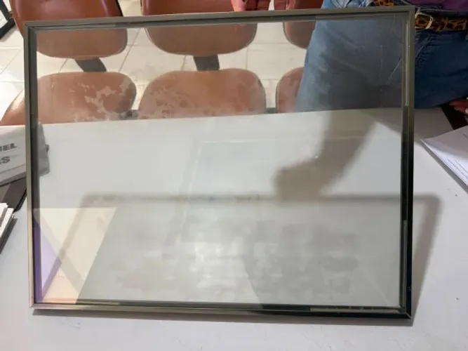 VENDO ARMAÇÃO PARA QUADRO DE CERTIFICADO - R$ 30,00 CADA