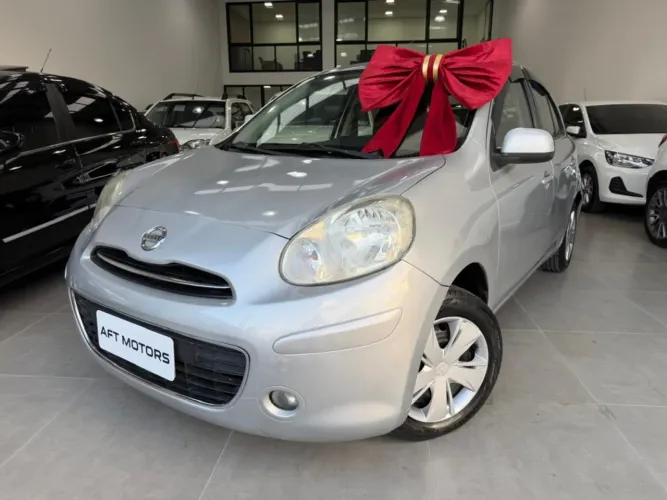 Nissan March S 1.0 12V Flex 5P 2014