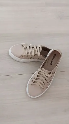 Tênis Feminino Kouros & Cores em Couro Legítimo - Bege/Nude