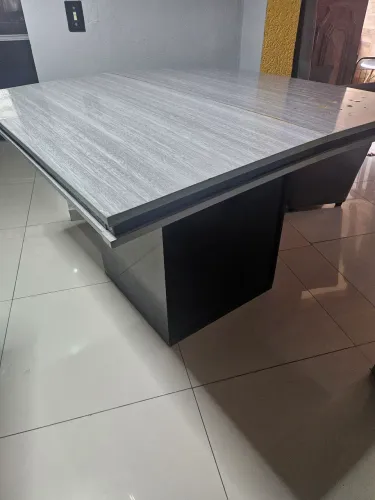 Mesa quadrada ***pra sair hoje*** desocupando espaço @@@@