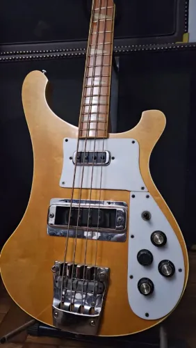 Baixo Rickenbacker 4003 ano 1980.