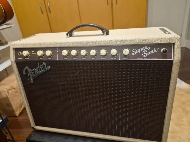 Amplificador Fender Super sonic 22 semi novo
