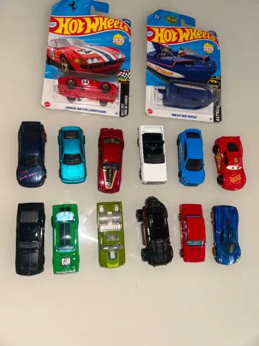 COLEÇÃO DE HOT WHEELS