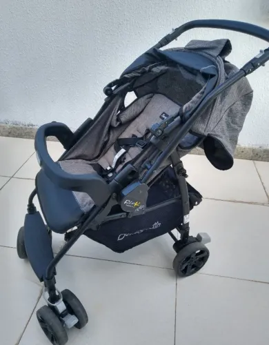 Carrinho de Bebê Burigotto (Rio K) - em excelente estado e totalmente higienizado