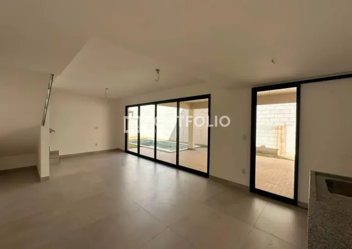 Sobrado à venda 4 quartos/3 suítes no Jardins Marselha, Aparecida de Goiânia, GO
