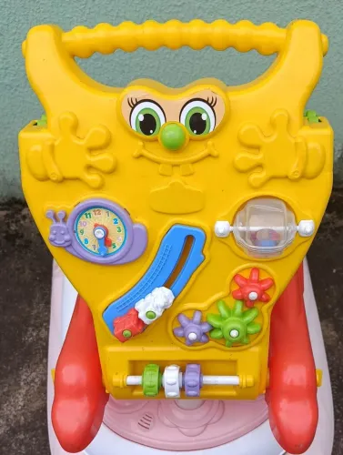 Vendo andador do Bob esponja 