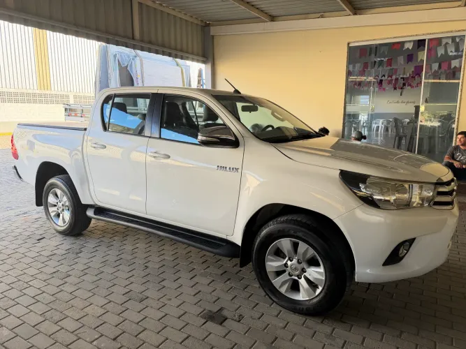 Toyota Hilux CD SRV 4X4 2.8 TDI Diesel Aut. 2017
