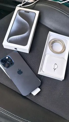 Vendo ou troco iPhone 15 pro max leia descrição