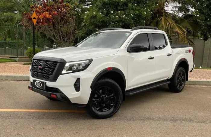 Nissan Frontier Pro4x CD 4X4 2.3 Bi-TB Die. AUT 2023