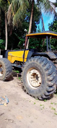 Trator Valtra 4X4