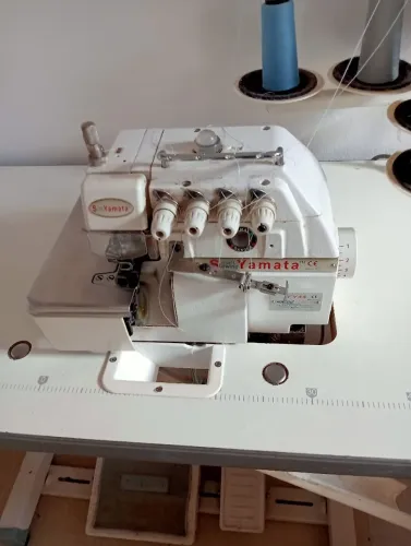 Vendo máquina ponto cadeia. Pouco uso.