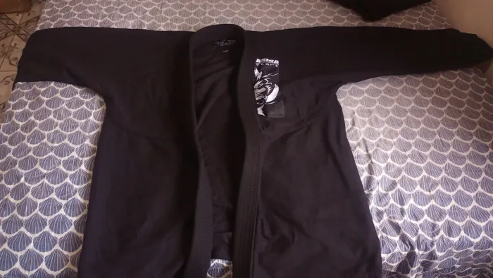 Kimono A3 350 R$ preto